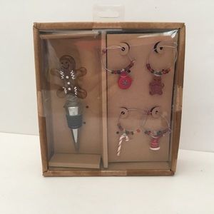 Wine stopper and 4 charms. Christmas